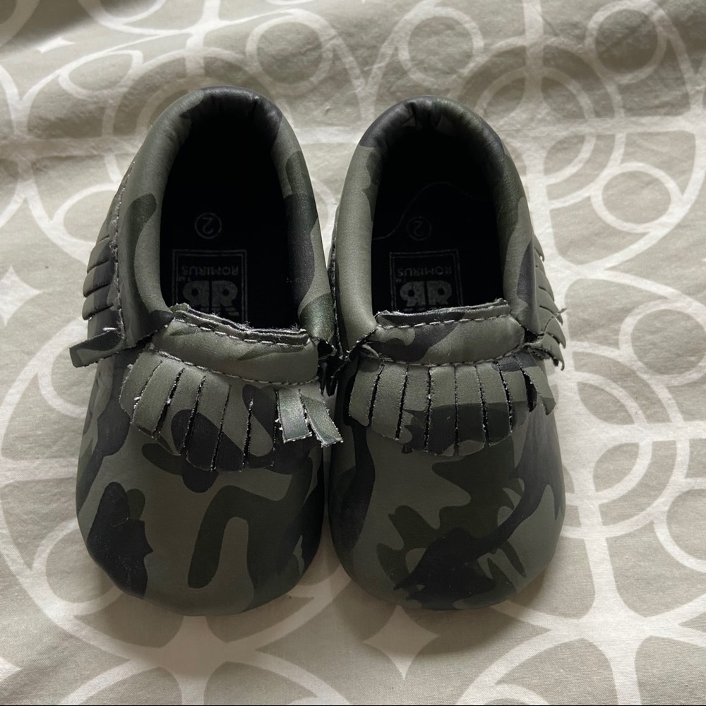 Baby camo fringe moccasins 2